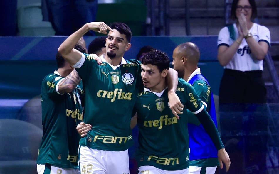 Sao Paulo, Brazil. 23rd June, 2024. SP &#8211; SAO PAULO &#8211; 06/23/2024 &#8211; BRAZILIAN A 2024, PALMEIRAS x JUVENTUDE &#8211; Palmeiras player Flaco Lopez celebrates his goal with Raphael Veiga, a player from his team, during a match against Juventude at the Arena Allianz