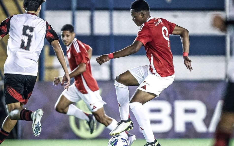 Raykkonen em jogo pelo sub-17 do Internacional