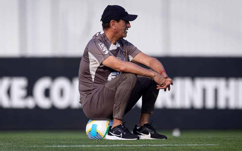 Ramón Díaz em treino do Corinthians
