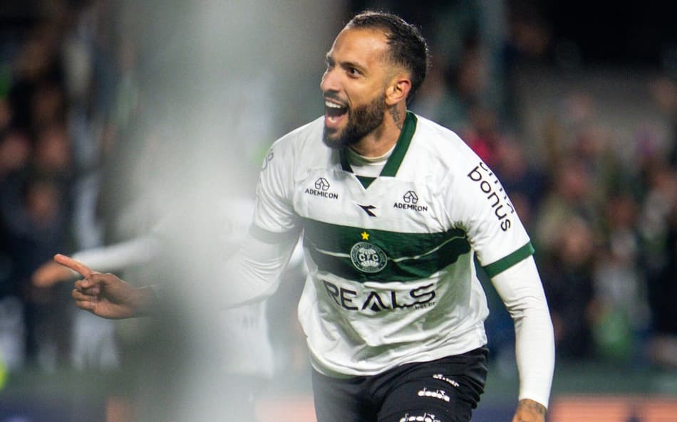 Rodrigo Rodrigues Coritiba Ferroviária-SP gol comemoração