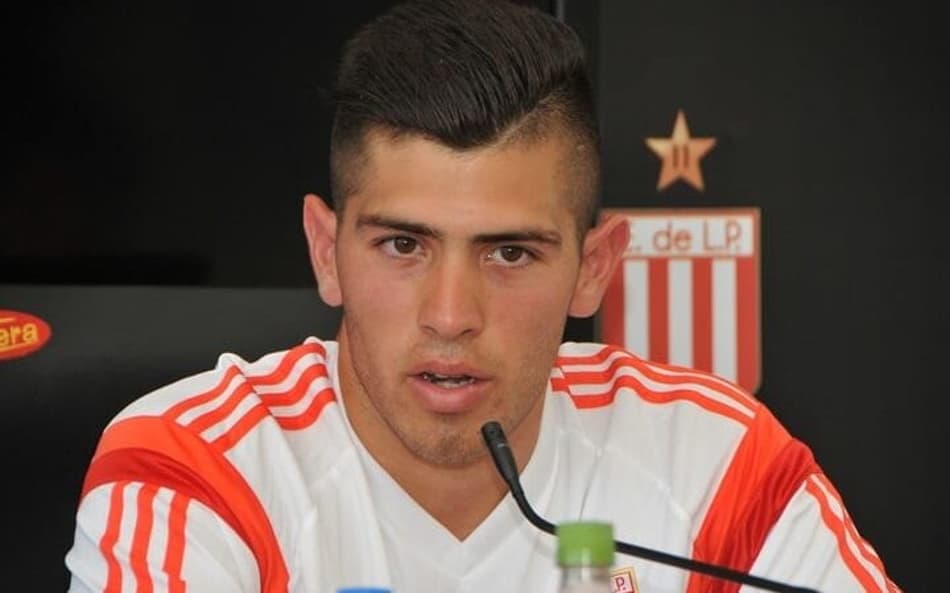 Rossi com a camisa do Estudiantes (Foto: Divulgação)