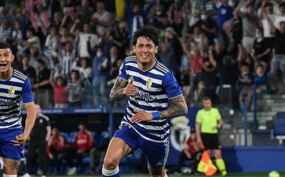 Kike Saverio comemora gol com a camisa do Ponferradina (Foto: reprodução / redes sociais)