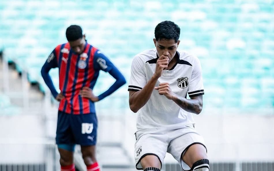 Giulio comemora segundo gol do Ceará (Foto: divulgação / Ceará)