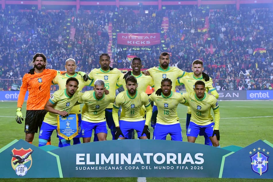 Jogadores da Seleção Brasileira antes de partida contra a Bolívia (Foto: Daniel Miranda/AFP)