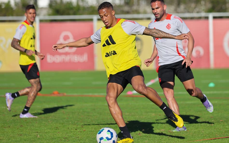 Vitinho, atacante do Internacional