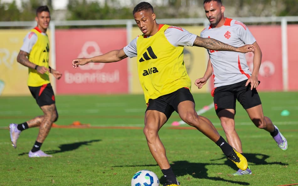 Vitinho, atacante do Internacional