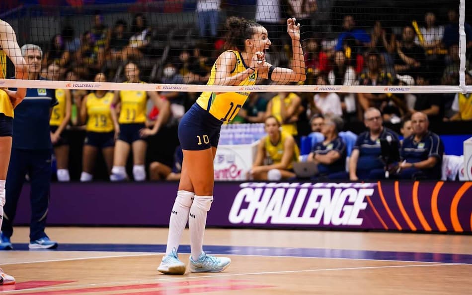 Brasil x França, pela terceira etapa da VNL feminina (foto: volleyballworld)