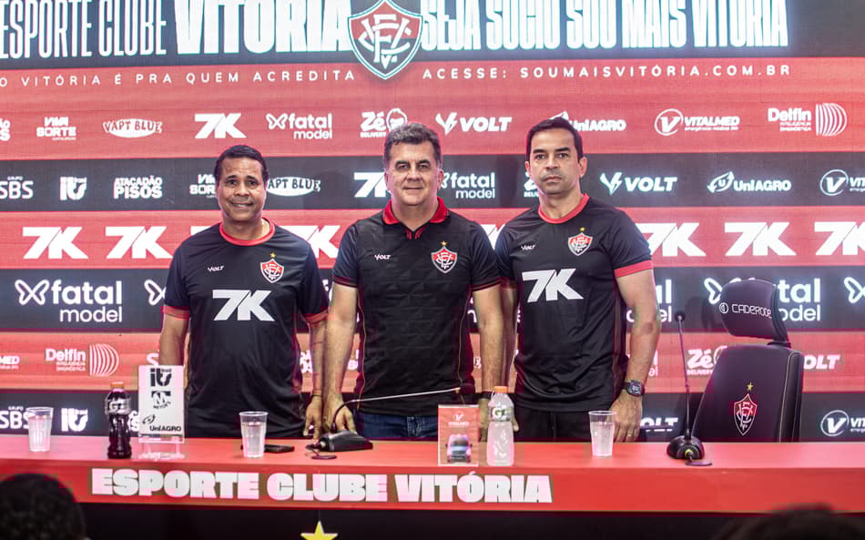 Nova comissão técnica do Vitória é apresentada (Foto: Victor Ferreira / EC Vitória)