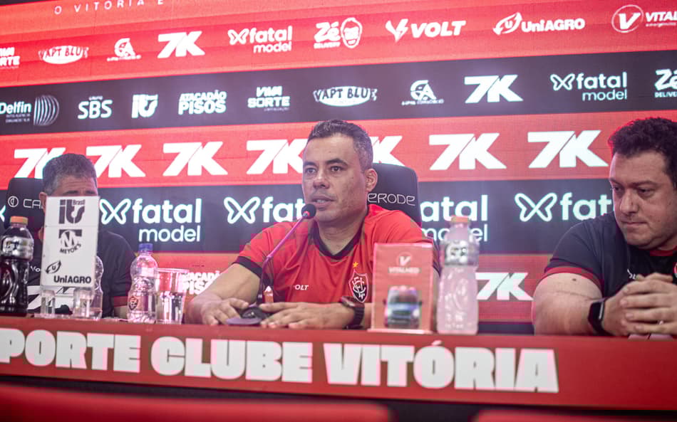 Jair Ventura é apresentado pelo Vitória (Foto: Victor Ferreira / EC Vitória)
