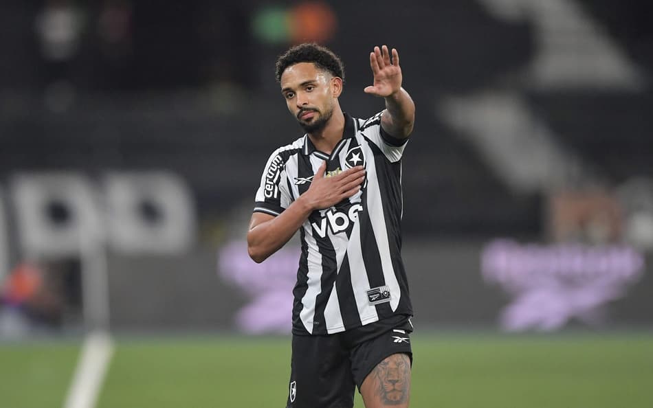 - Vitinho jogador do Botafogo durante partida contra o Mirassol no estadio Engenhao pelo campeonato Brasileiro A 2025.