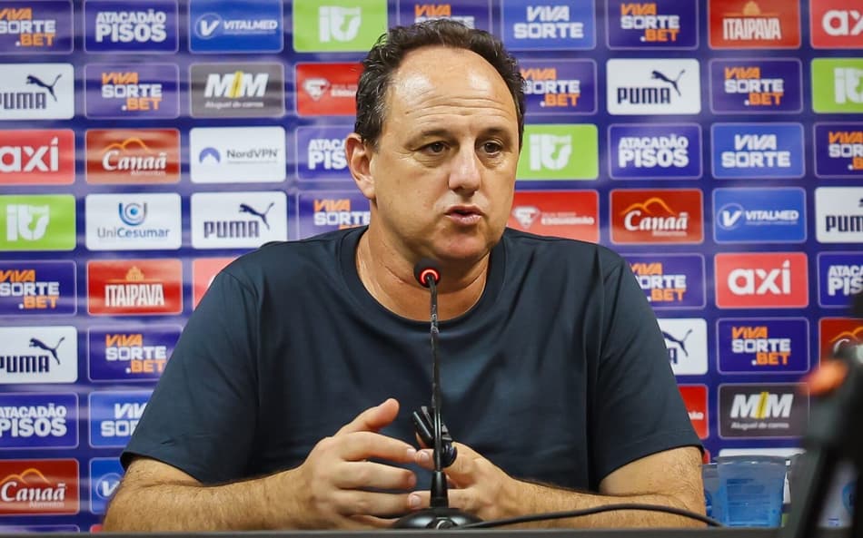Rogério Ceni em entrevista coletiva depois do jogo contra o Sport (Foto: Letícia Martins/ EC Bahia)