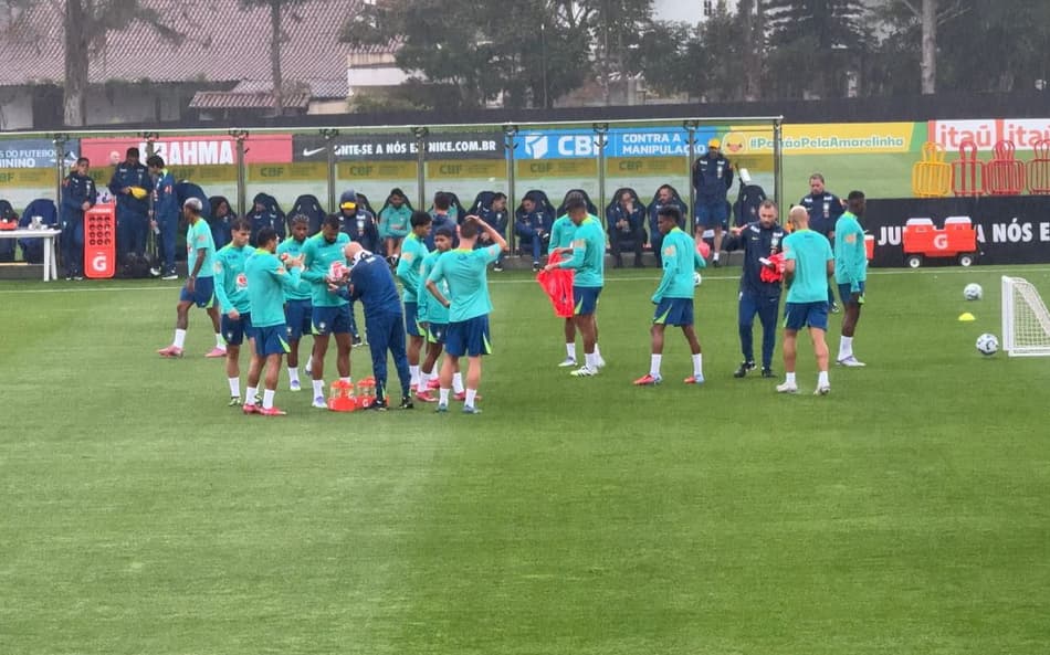 Seleção Brasileira em treino na Granja Comary (Foto: Leonardo Bessa/Lance!)