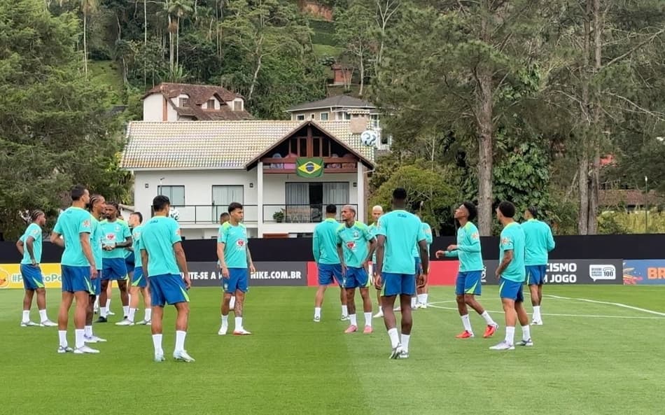 Seleção Brasileira em treino na Granja Comary (Foto: Leonardo Bessa/Lance!)