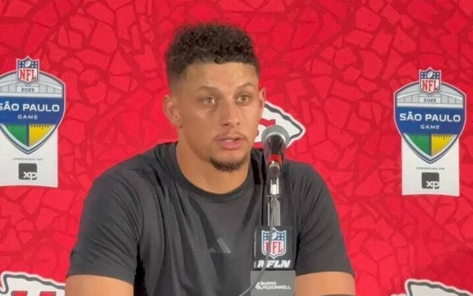 Patrick Mahomes em entrevista coletiva após jogo do Kansas City Chiefs no Brasil