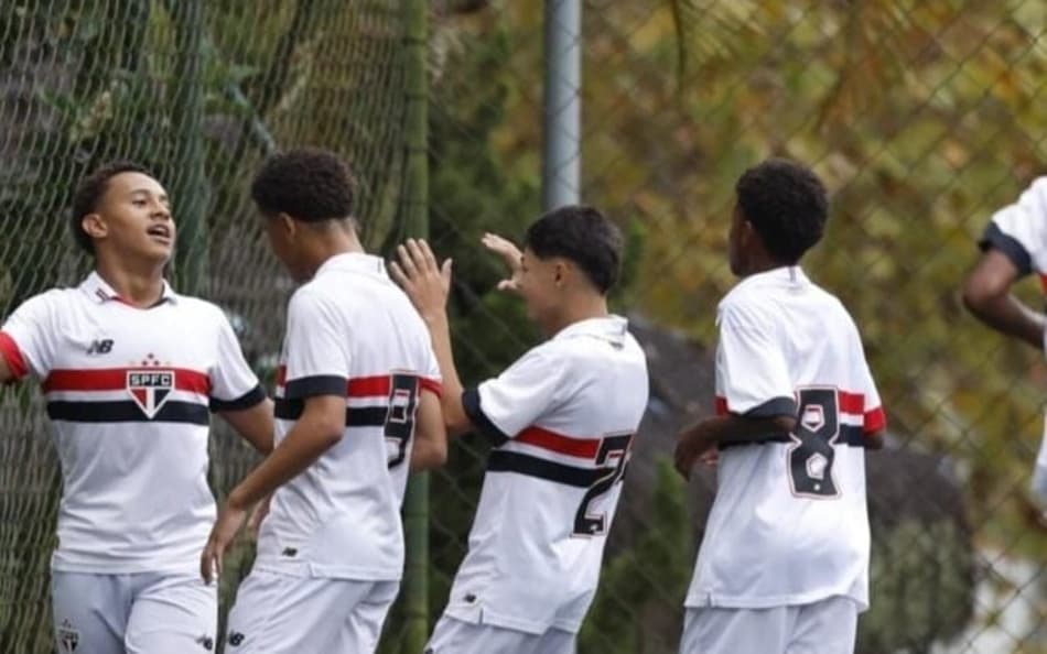 São Paulo viveu dia perfeito na base (Foto: Divulgação)