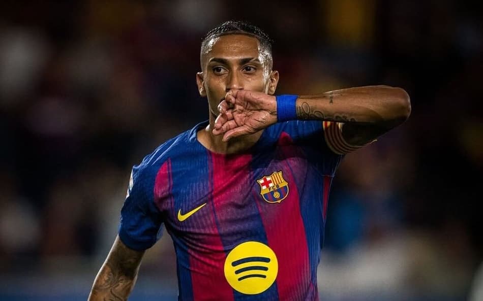 Raphinha é um dos favoritos pelo prêmio (Foto: Divulgação/FC Barcelona)
