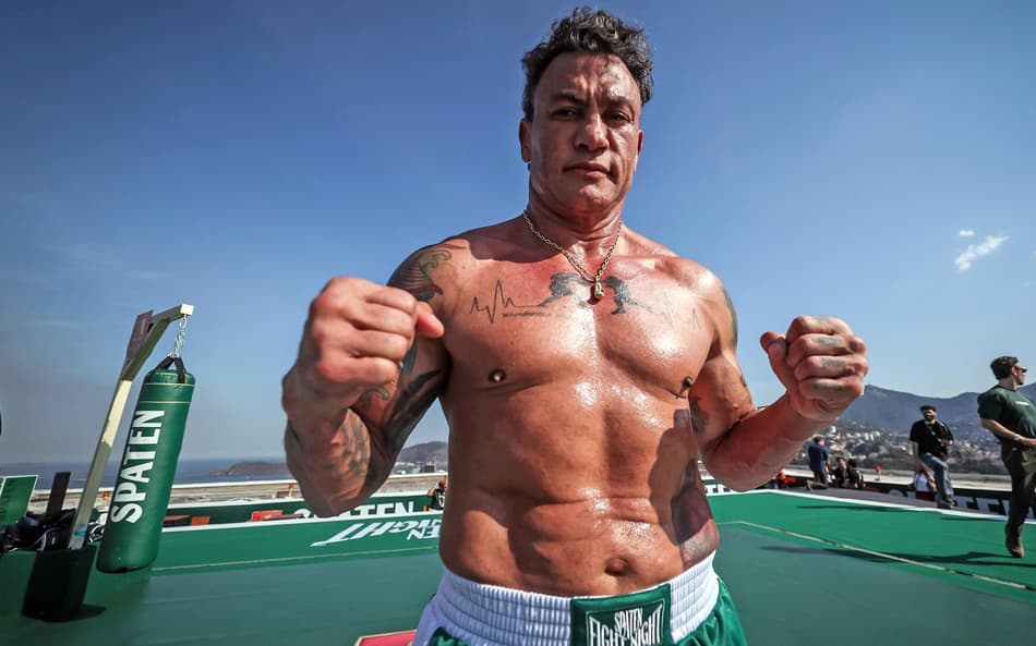 Popó pega Wanderlei em luta de boxe (Foto: Gaspar Nobrega)