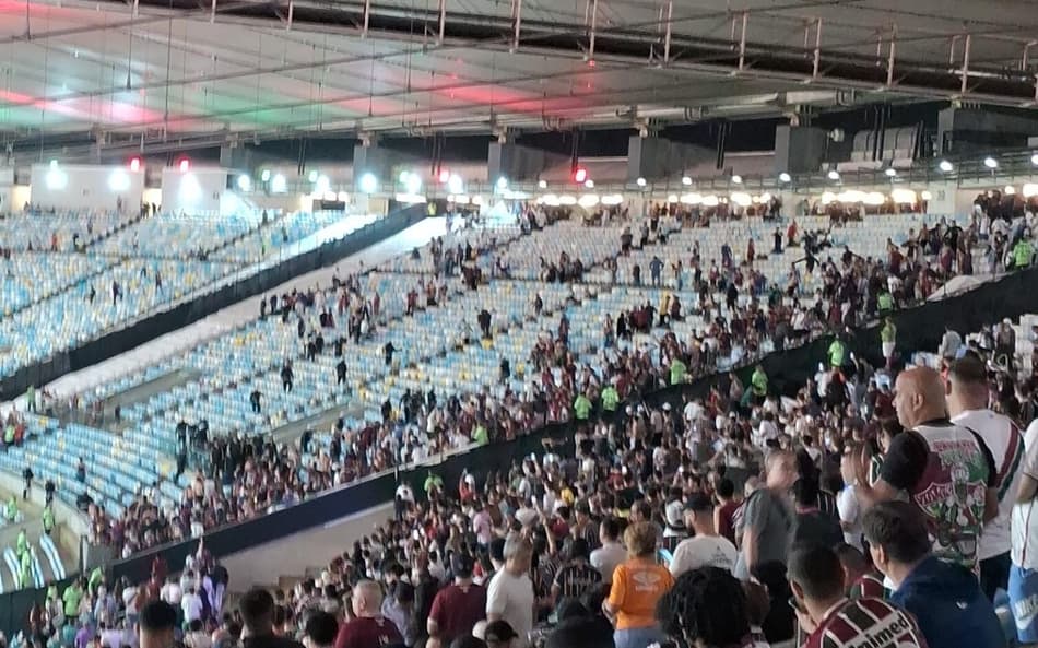 Confusão entre policiais e argentinos em Fluminense x Lanús (Foto: Reprodução)