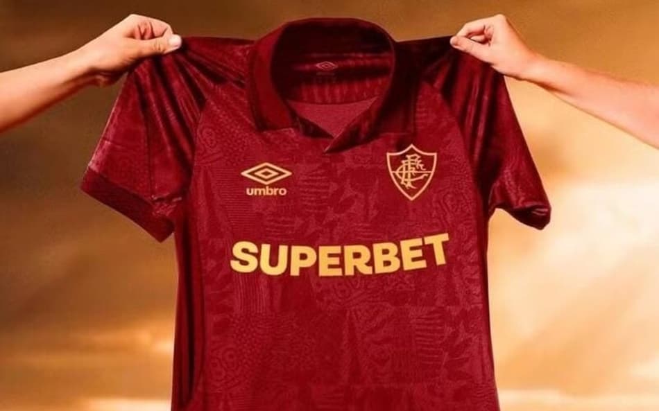 Provável modelo da nova camisa do Fluminense (Foto: Reprodução Internet)
