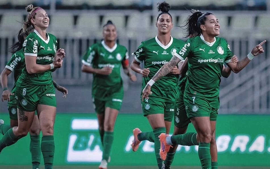 Brena comemora gol pelo Palmeiras. (Foto: Palmeiras/Divulgação)