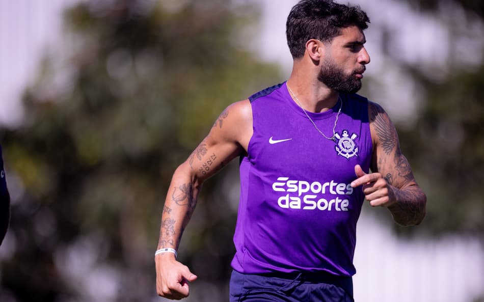 Yuri Alberto treina com o elenco do Corinthians