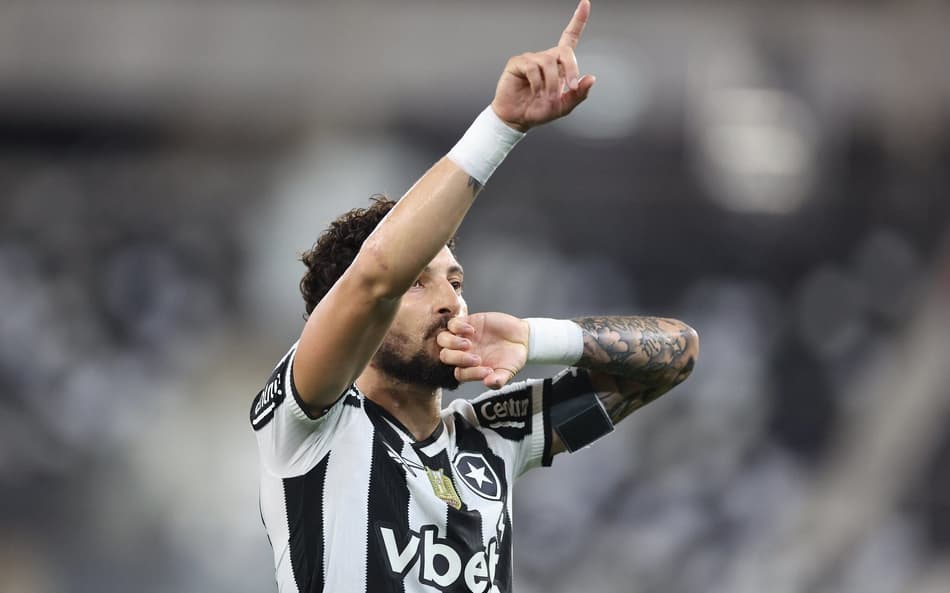 Alex Telles comemorando gol pelo Botafogo (Foto: Vítor Silva/Botafogo)