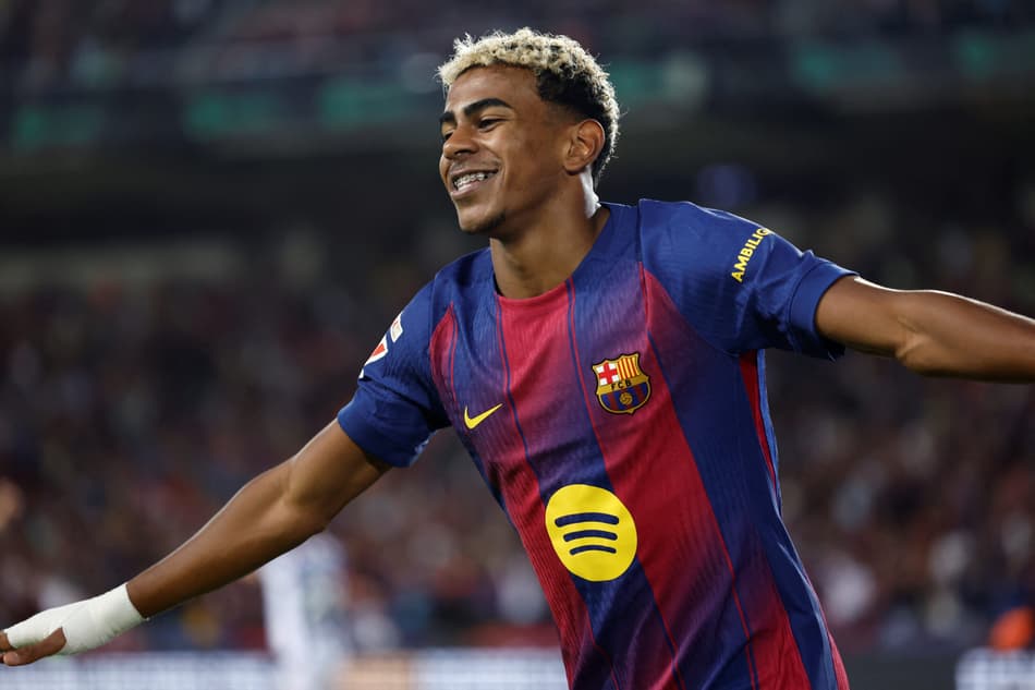 Lamine Yamal em ação pelo Barcelona (Foto: Josep LAGO / AFP)
