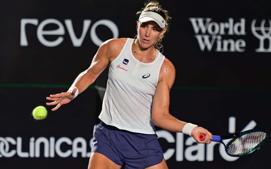 Bia Haddad em ação durante o SP Open