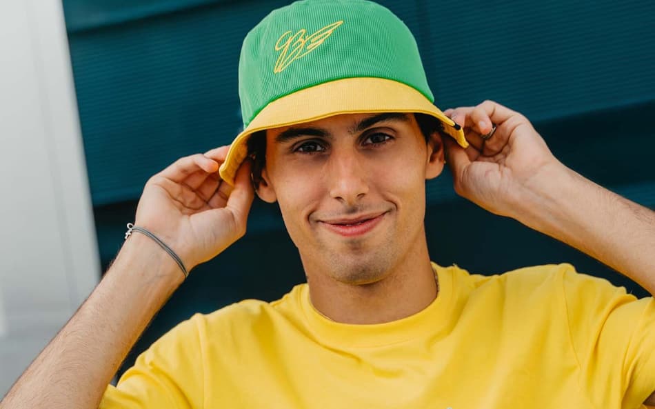 Gabriel Bortoleto ganha coleção da Sauber (Foto: Reprodução / Sauber)