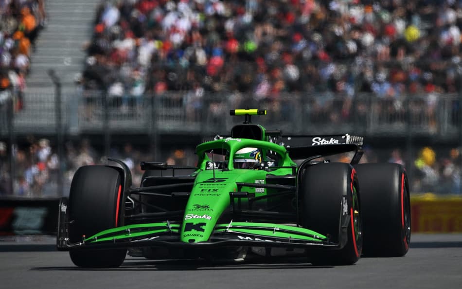 Gabriel Bortoleto, da Sauber, em ação no GP do Canadá pela F1 2025 (Foto: Rudy Carezzevoli/Getty Images/AFP)