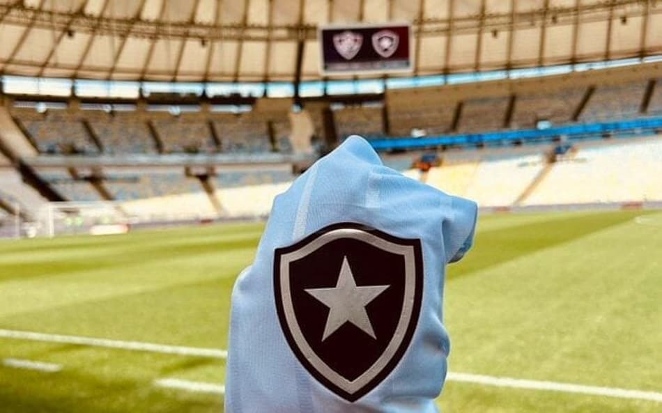 Botafogo está escalado para enfrentar o Fluminense no Maracanã (Foto: X/@botafogo)