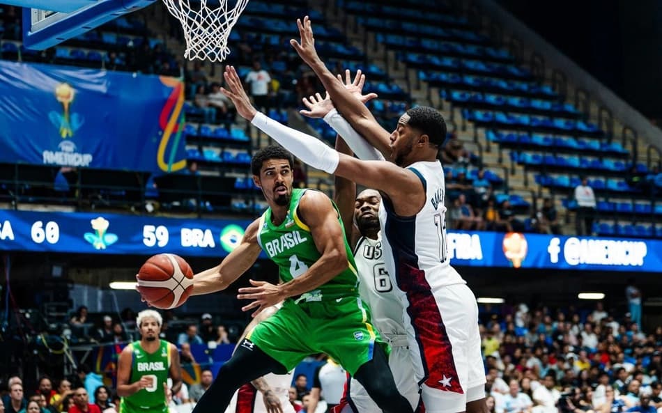 Brasil e Estados Unidos se enfrentam na Americup de Basquete (Foto: Divulgação / Fiba)