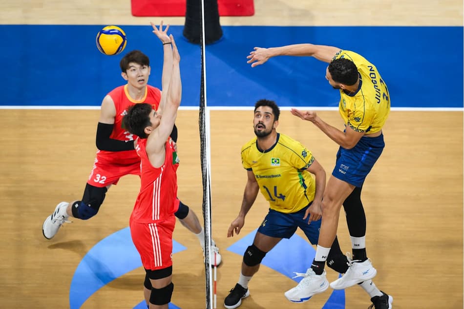 Seleção Brasileira venceu a China por 3 sets a 0 na estreia do Mundial de Vôlei masculino (Foto: Volleyball World)
