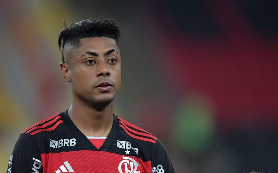 Bruno Henrique, em ação pelo Flamengo contra o Corinthians, no Maracanã, pela ida das semifinais da Copa do Brasil 2024 (Foto: Thiago Ribeiro/AGIF)
