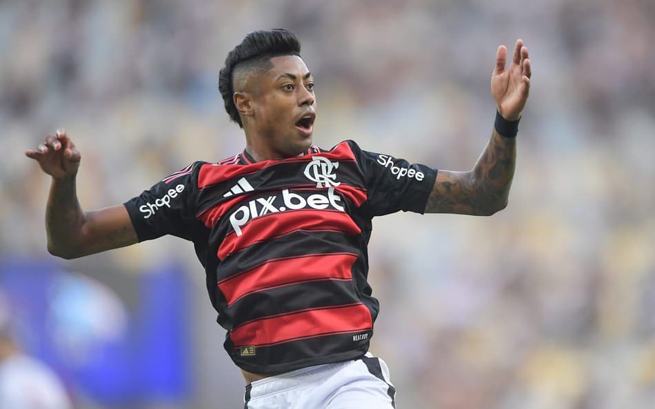 Bruno Henrique em ação no jogo do Flamengo contra o Vasco pela semifinal do Carioca 2025 Foto: Thiago Ribeiro/AGIF