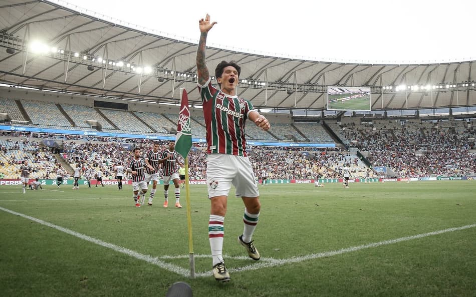 Germán Cano comemora gol no clássico com o Botafogo.