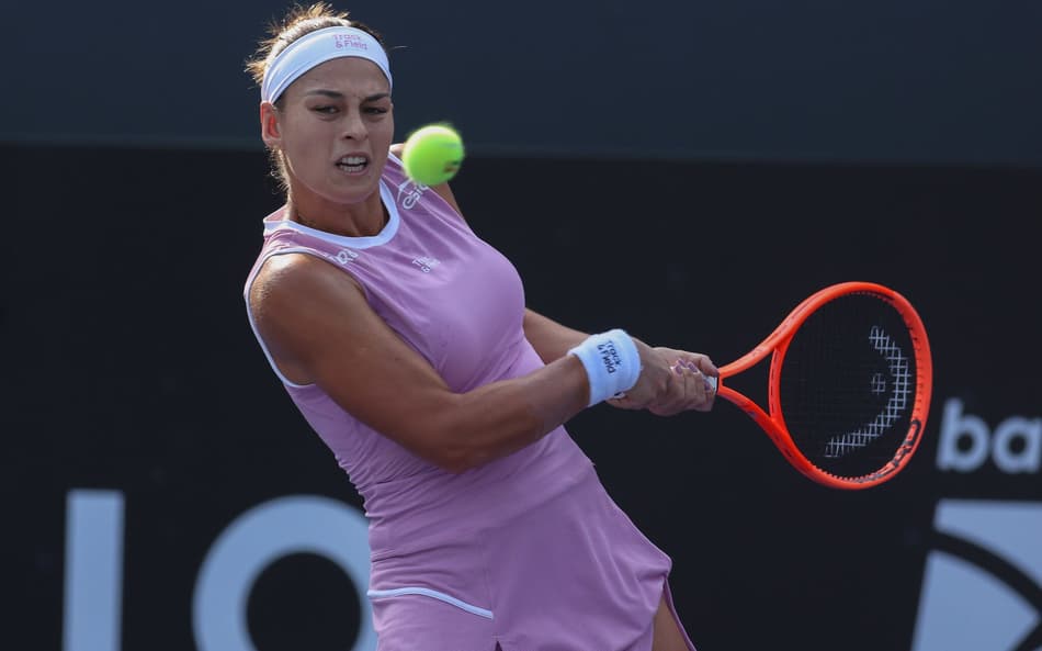 Carol Meligeni parou na estreia do SP Open