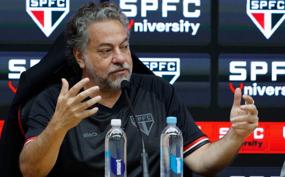 Julio Casares, presidente do São Paulo, em coletiva no MorumBis