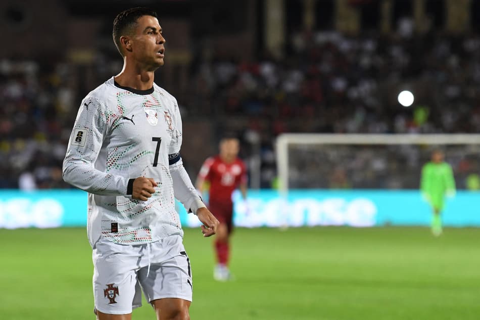 Cristiano Ronaldo fez dois gols no triunfo por 5 a 0 de Portugal sobre a Armênia (Foto: KAREN MINASYAN / AFP)