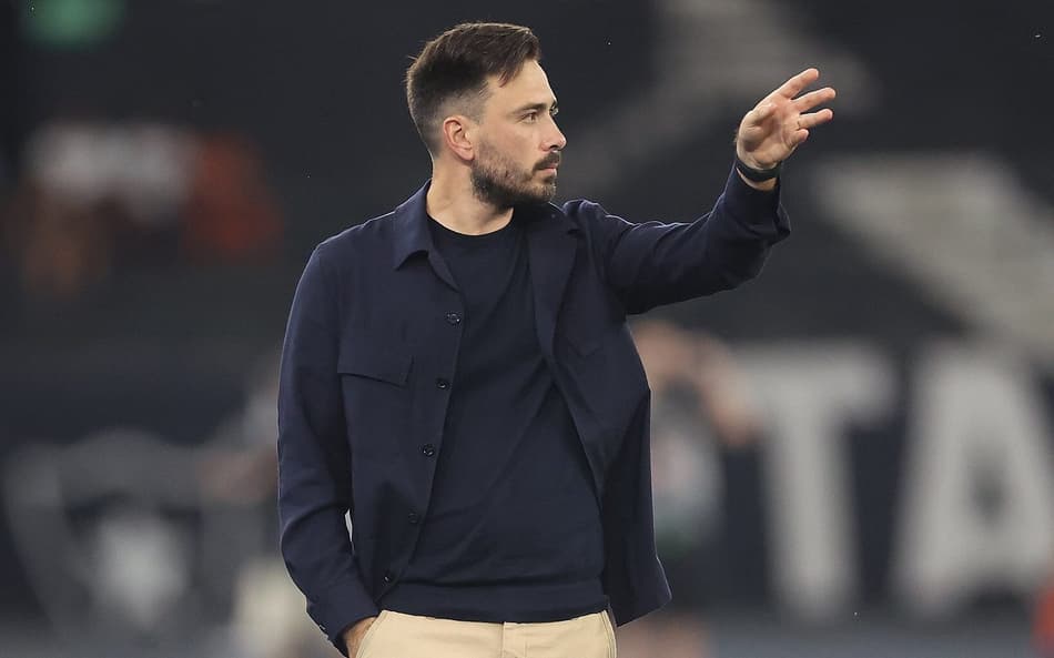 Davide Ancelotti precisa ajustar a defesa do Botafogo