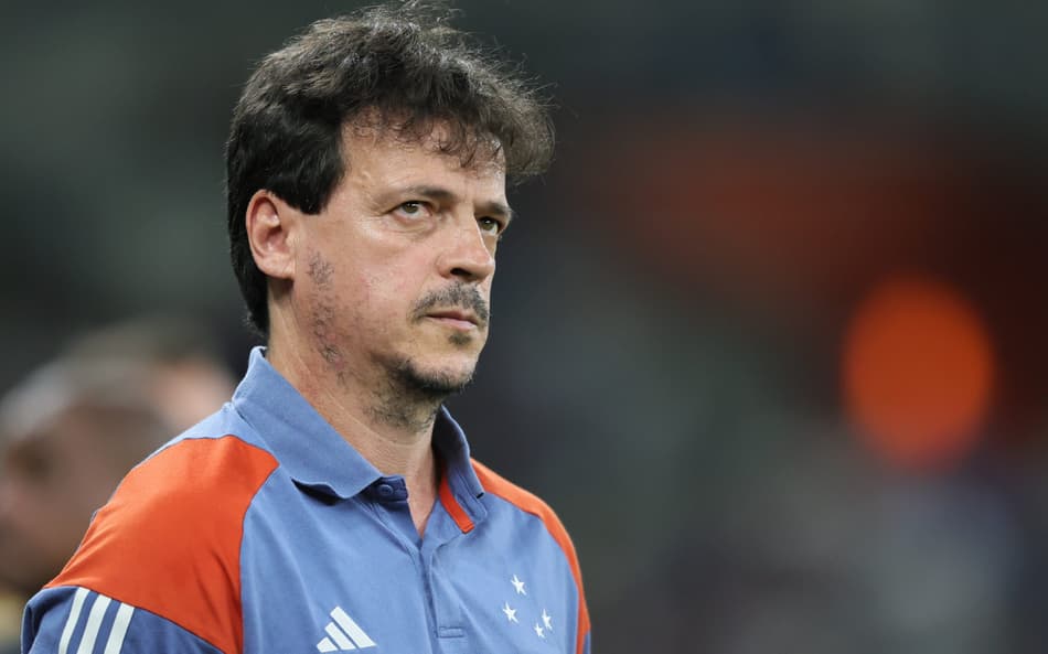 Fernando Diniz, técnico do Cruzeiro, preocupado com possibilidade de jogar sem torcida diante do Palmeiras (Foto: Foto: Gilson Lobo/AGIF)