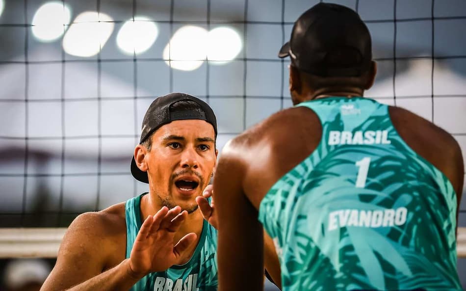 Arthur e Evandro (Foto: Reprodução/Volleyballworld)