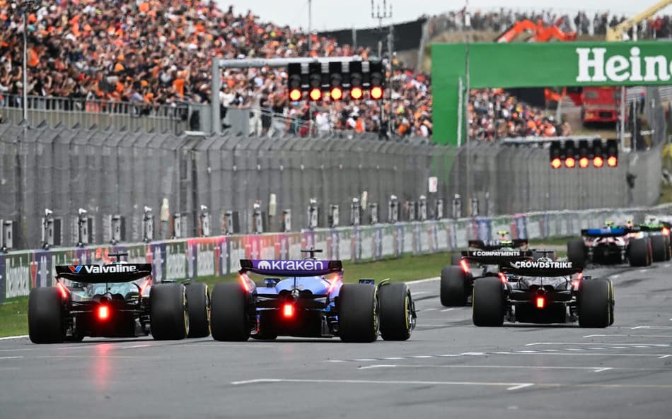 Pilotos da F1 em treino livre do GP da Holanda (Foto: NICOLAS TUCAT / AFP)