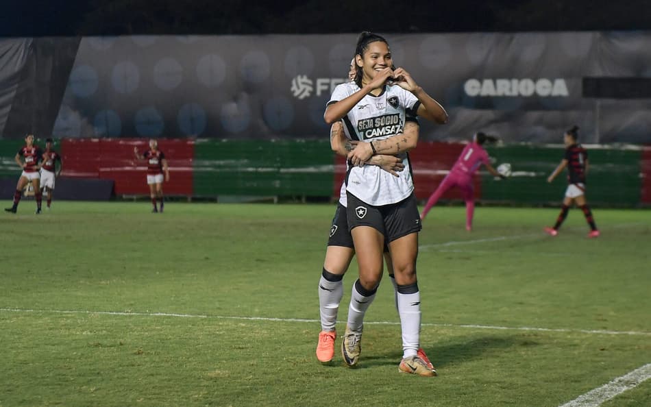 Rebeca marcou o gol da vitória do Botafogo (Foto: Thiago Ribeiro/ Staff Images/ CBF)