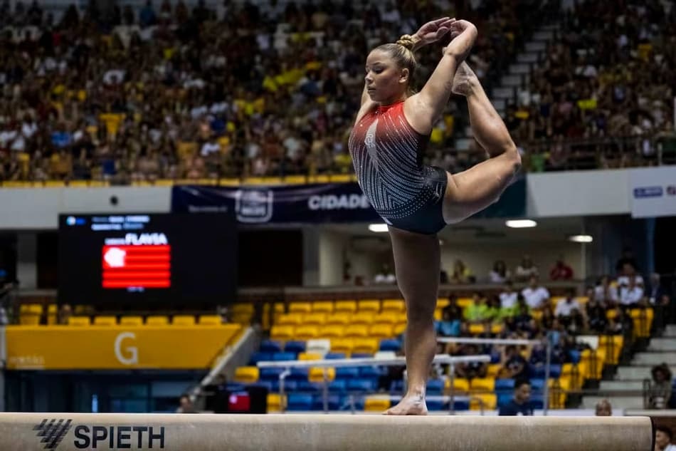 Flávia Saraiva foi campeã brasileira na trave em 2025