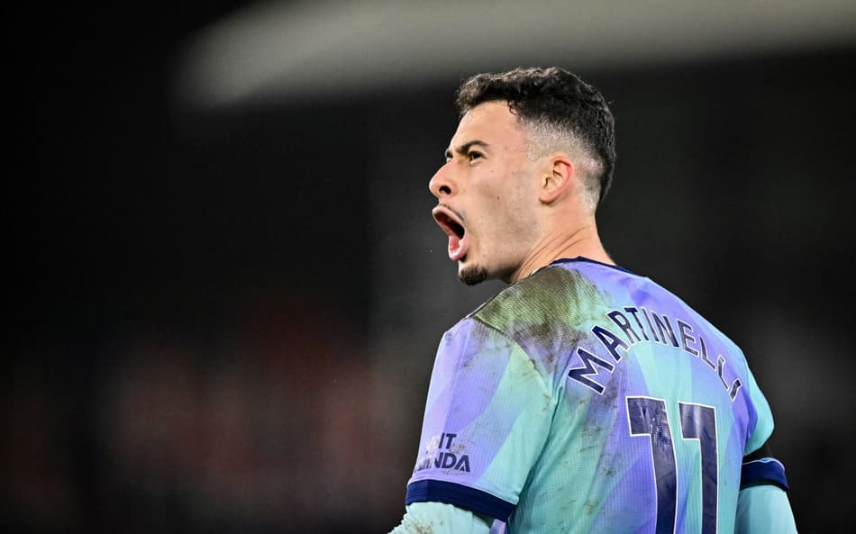 Gabriel Martinelli comemora gol pelo Arsenal (Foto: Glyn Kirk/AFP)