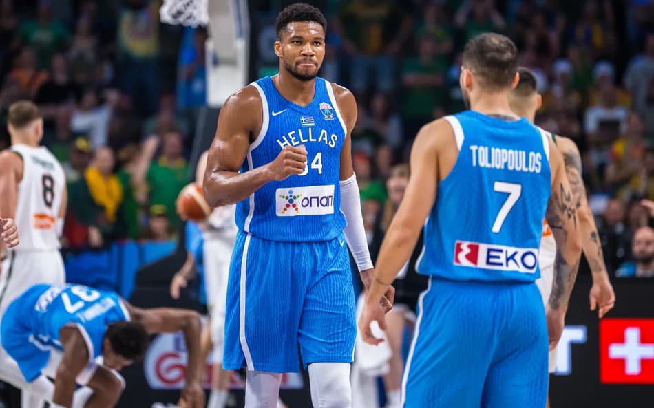 Giannis Antetokounmpo, da Grécia, em jogo contra a Lituânia na EuroBasket (Foto: Fiba)