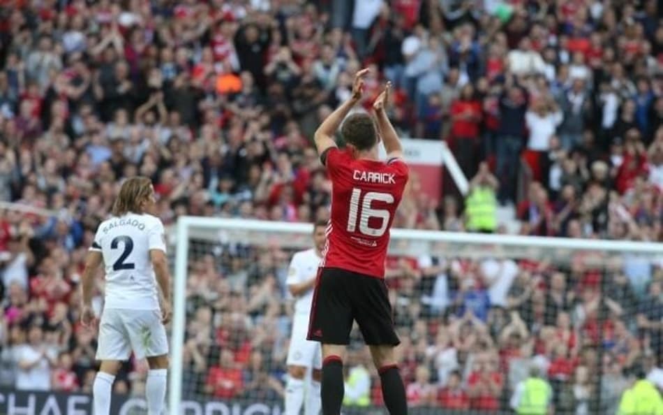 Carrick durante jogo de lendas do Manchester United (Foto: Reprodução / Twitter)