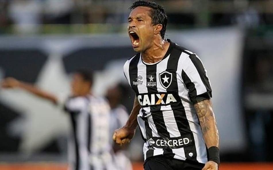 Dudu Cearense comemora o gol da vitória