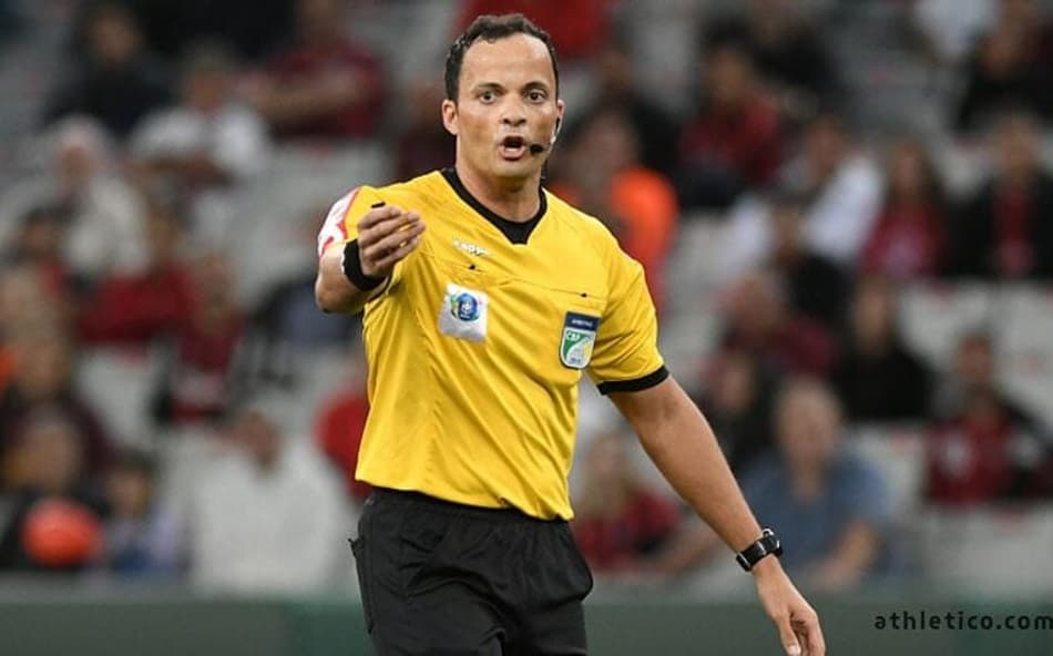 Sávio Pereira Sampaio é o árbitro de Sport x Corinthians (Foto: Athletico PR)